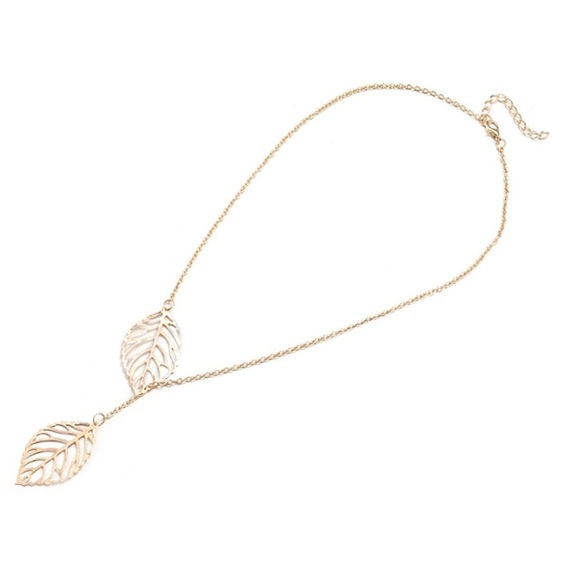Double Leaf Delicate 🍃 Gold Necklace - Picture 5 of 8